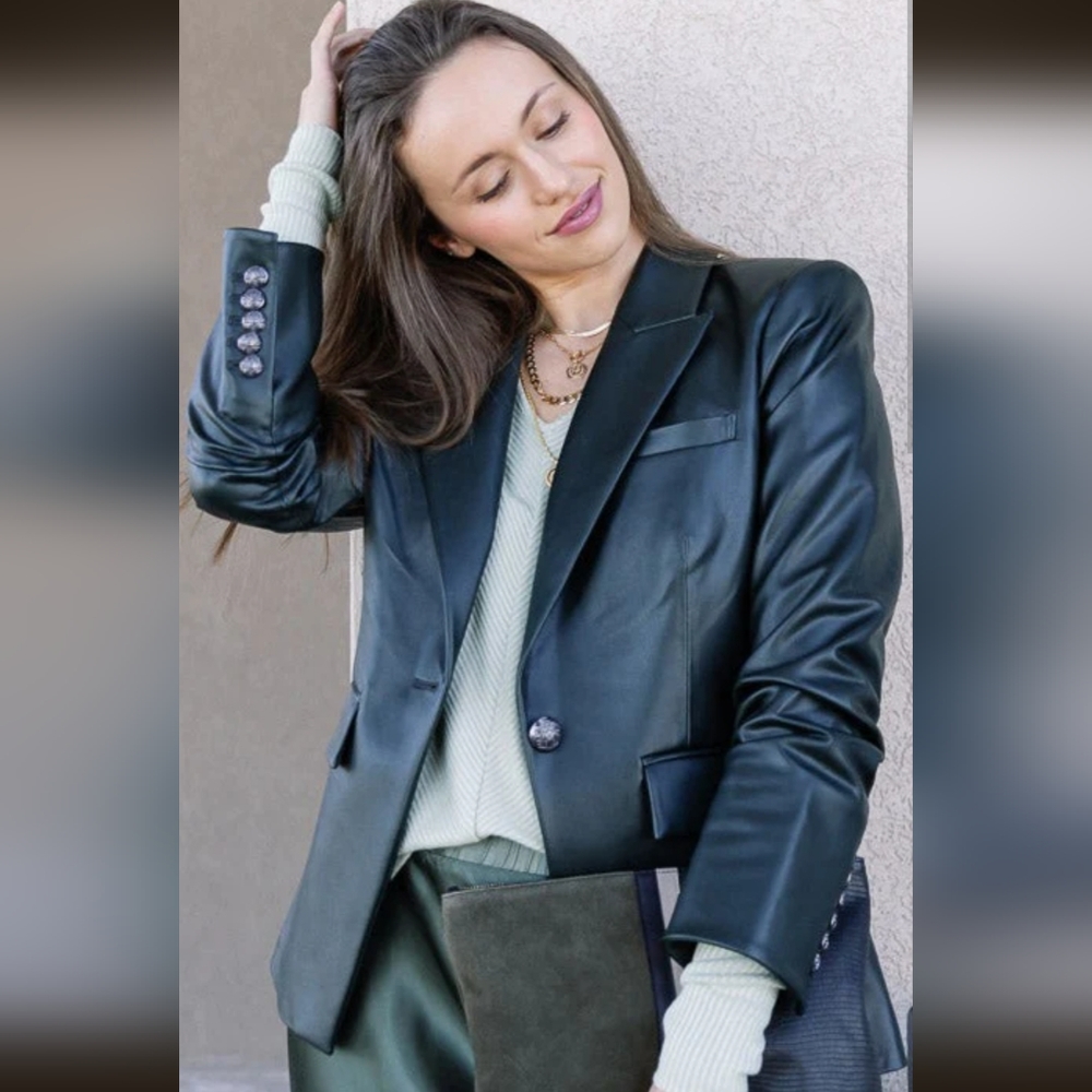 Covet Women's Fitted Black Blazer